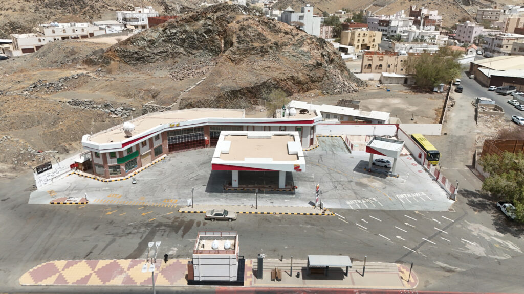 4-محطة – بمساحة 2,536 متر مربع – حي ام الجود