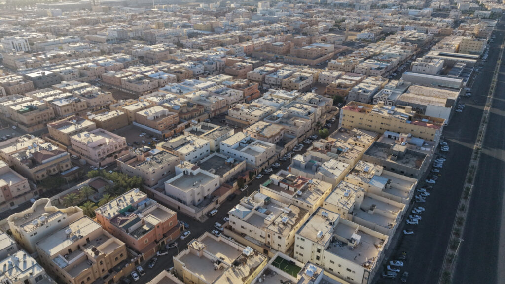 6-شقة سكنية في حي المروج 2 بمساحة 138.74م قطعة رقم 1105