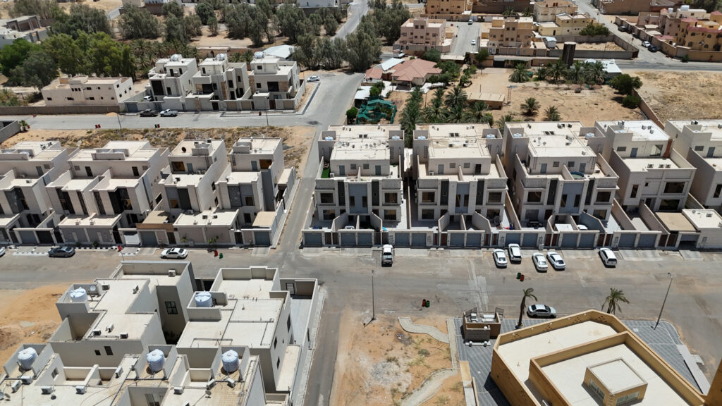 8-دور سكني 180.37م2 بحي خب الثنيان