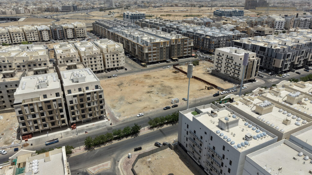 1-أرض فضاء 868.06م2 في جدة