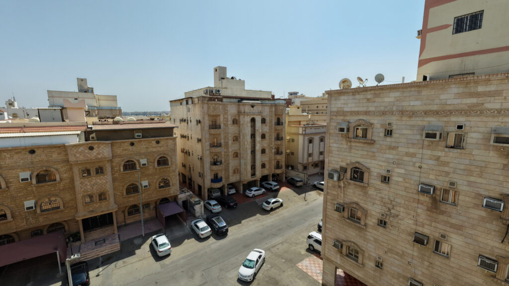 8-شقة سكنية 182.31م2 بحي مدائن الفهد