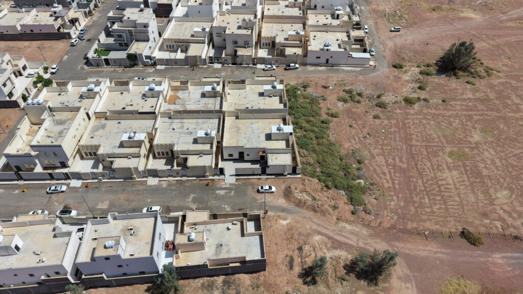 2-دور سكني 496.53م2 بحي الجبل