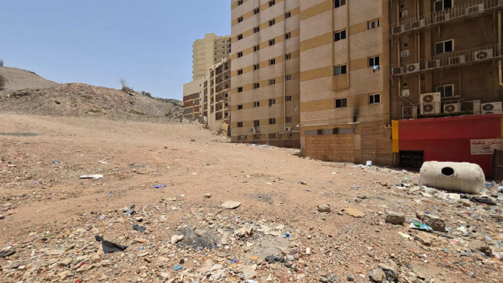 1-أرض سكنية 218.8م2 بحي جرهم الجنوبي