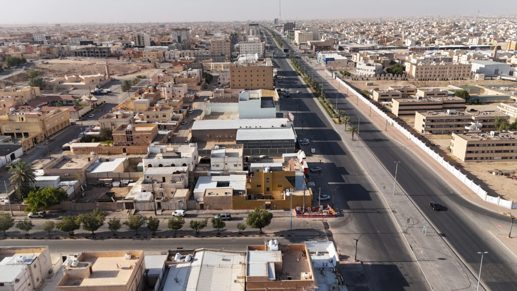 4-عمارة سكنية بحي البلدية بحفر الباطن
