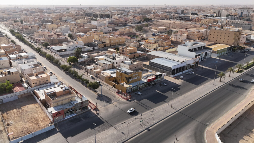 4-عمارة سكنية بحي البلدية بحفر الباطن