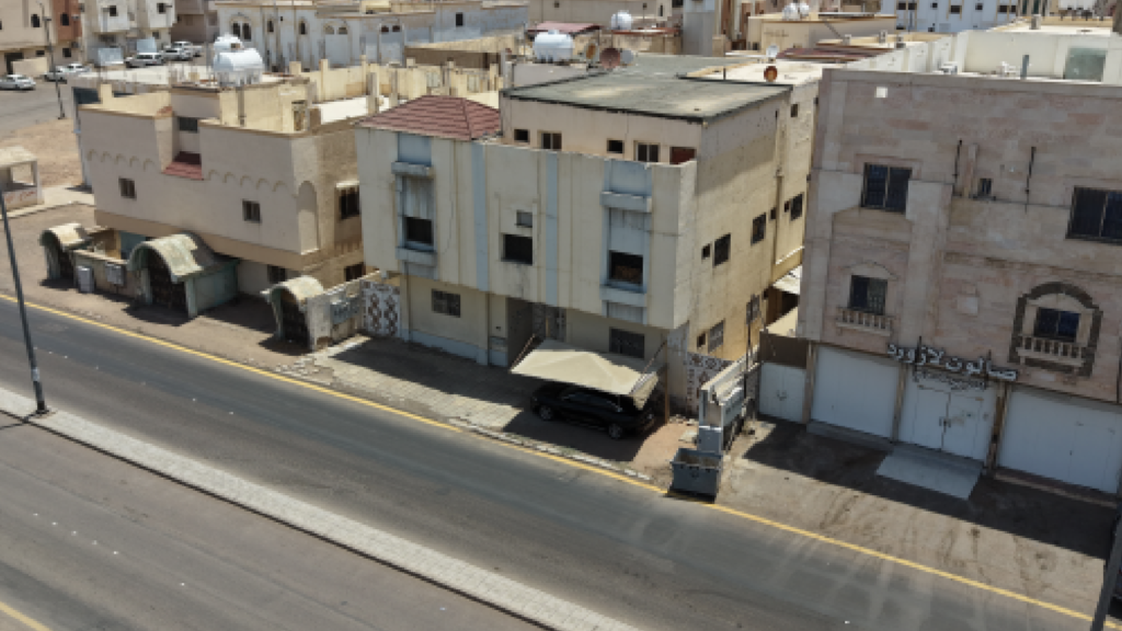 2-عمارة سكني تجاري – جبل أحد في منطقة أحد ضمن مخطط عواد الذبياني