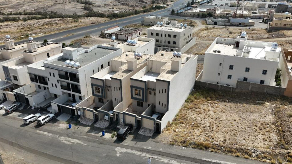 4-شقة سكنية في الدور الأرضي بحي المحالة بمدينة أبها