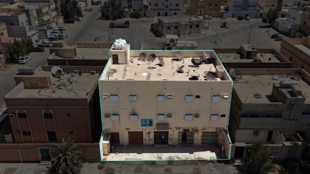 5- عمارة سكنية – حي الرحمانية بمساحة 400 م² في مدينة سكاكا