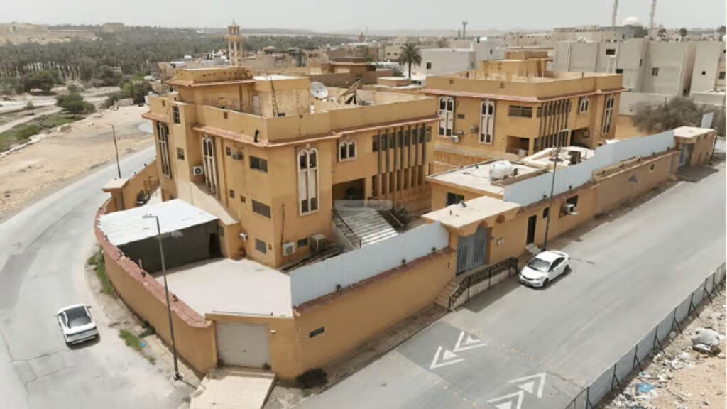 1- 5 وحدات عبارة عن فلل متجاورة 3857.5م2 بالبديعة
