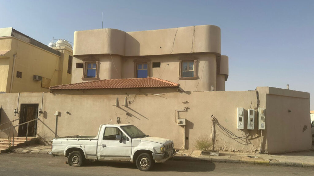 3-فيلا سكنية في رفحاء بمساحة 442.05م