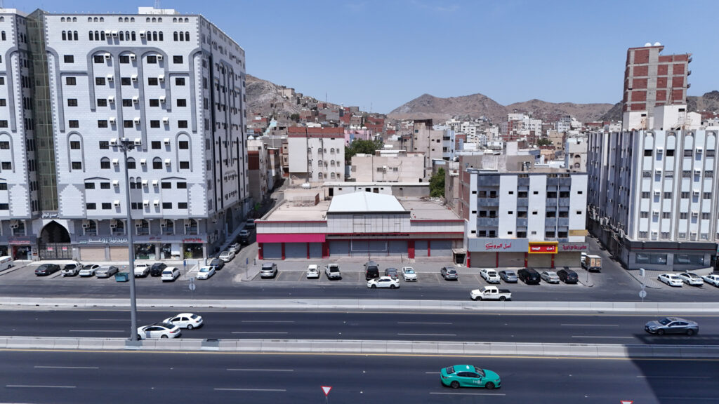 3-ﺻﺎﻟﺔ ﺗﺠﺎرﻳﺔ بمدينة مكه المكرمه – بمساحة 2095.4 م2