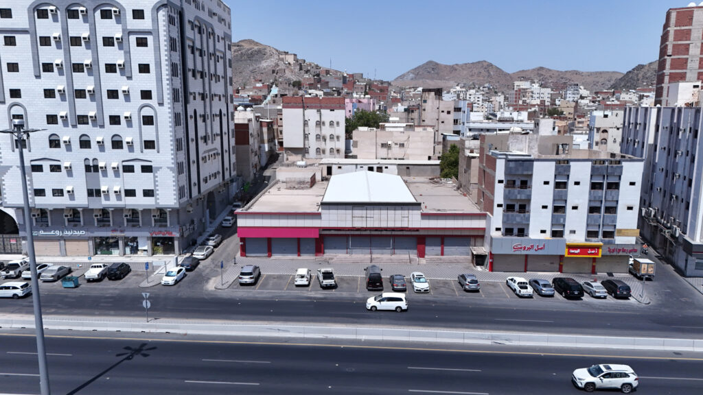 3-ﺻﺎﻟﺔ ﺗﺠﺎرﻳﺔ بمدينة مكه المكرمه – بمساحة 2095.4 م2