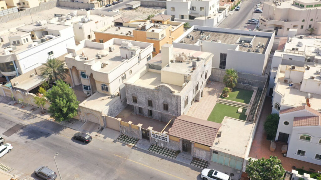 3-أرض سكنية بمساحة 390م بحي الشاطئ – الدمام
