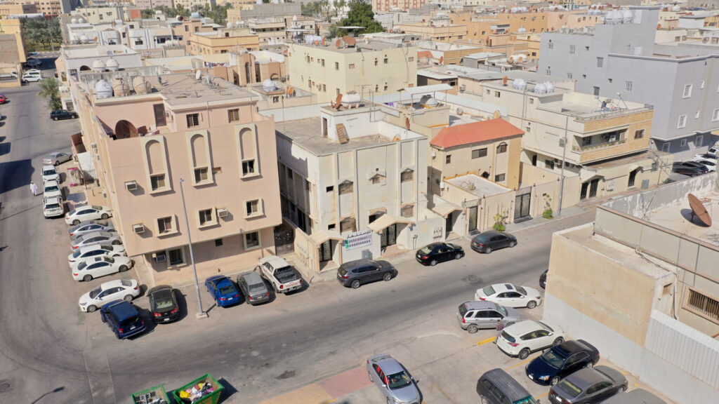 7-مبنى سكني بمساحة 368م بحي البادية- الدمام