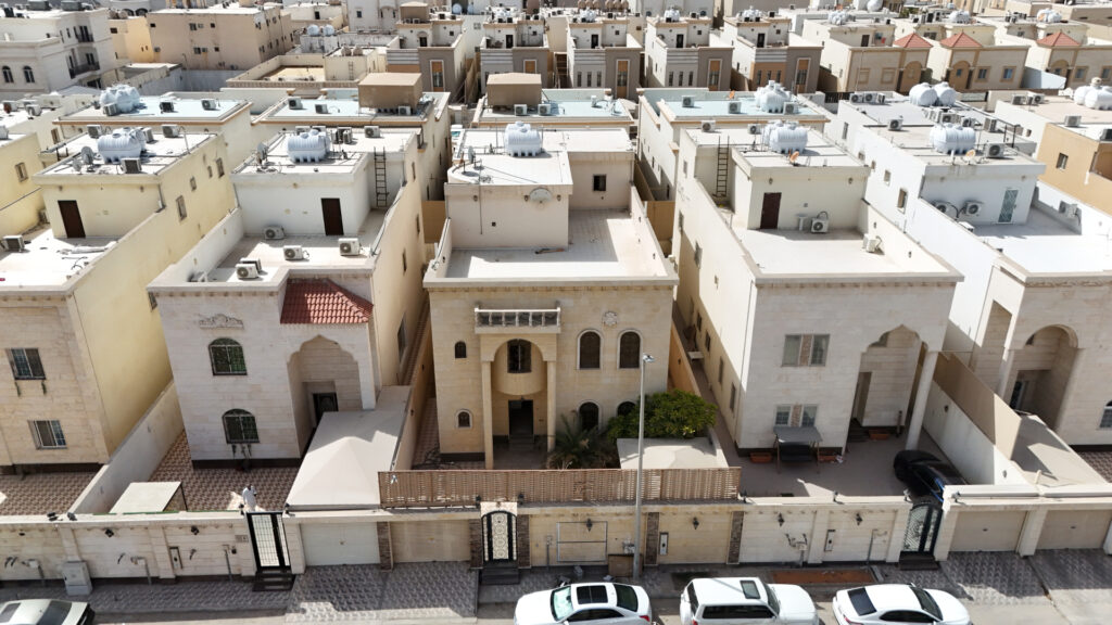 4-فيلا سكنية 420م2 بحي الشعلة
