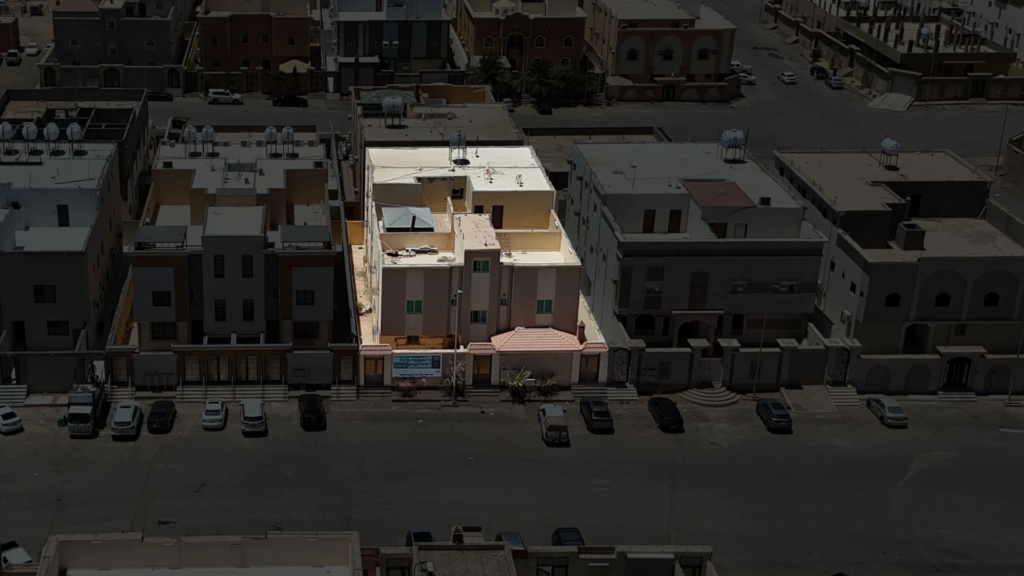17 – عمارة بحي القادسية الثانى / تبوك – بمساحة 640 م²