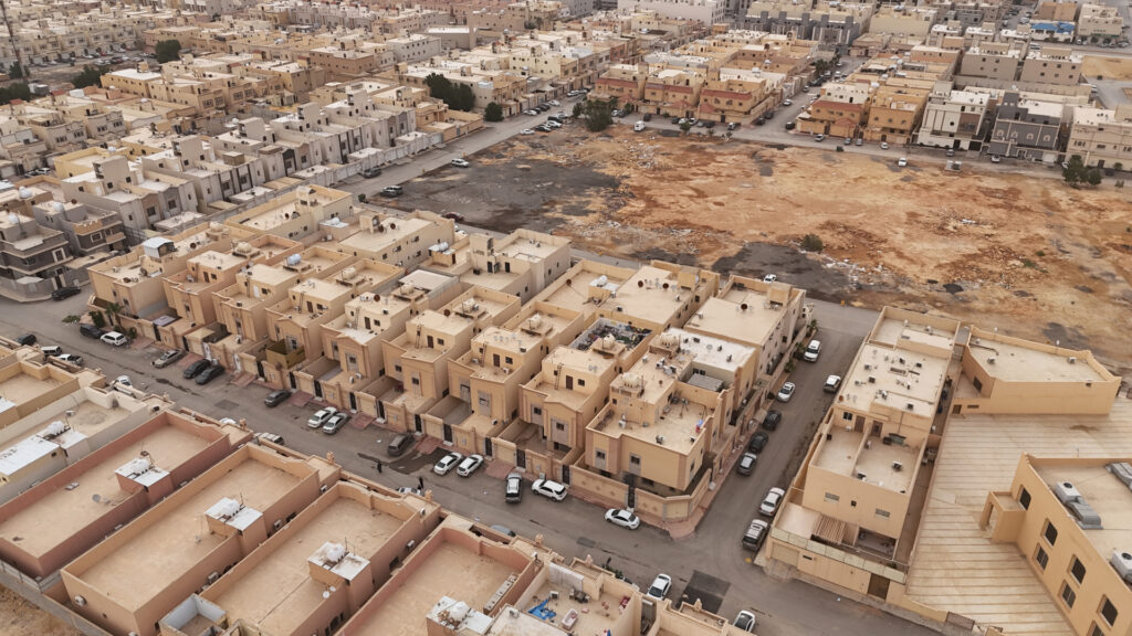 6-فيلا سكنية 360م2 بحي طويق