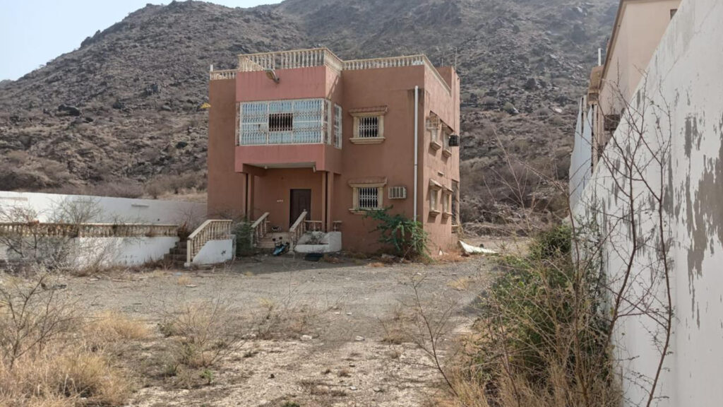 9-فيلا سكنية بمساحة 780م قطعة رقم 69