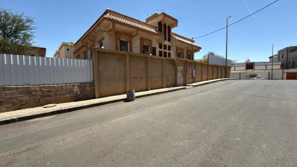 16-فيلا سكنية في حي الرحيب بمساحة 402م قطعة رقم 235
