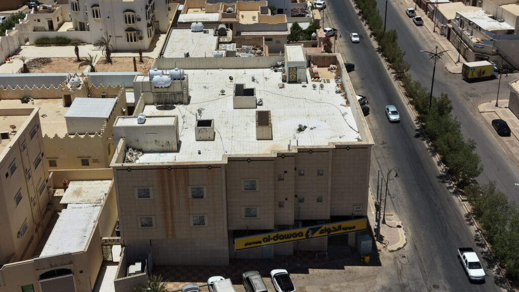 1-عمارة تجارية سكنية بحي العزيزية