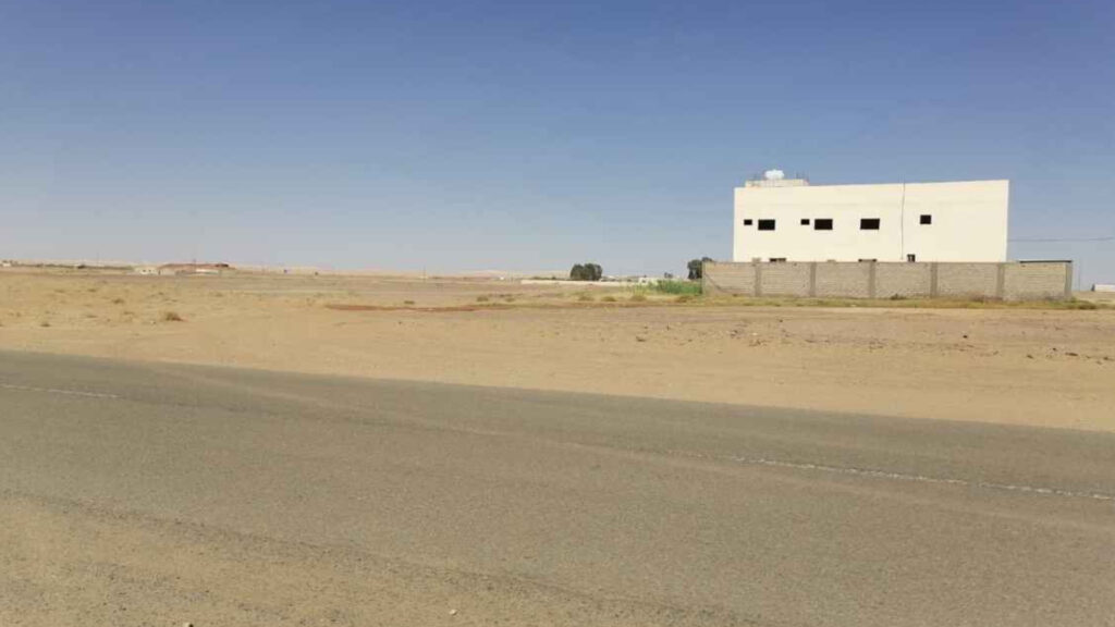 2-أرض بحي الكتيب
