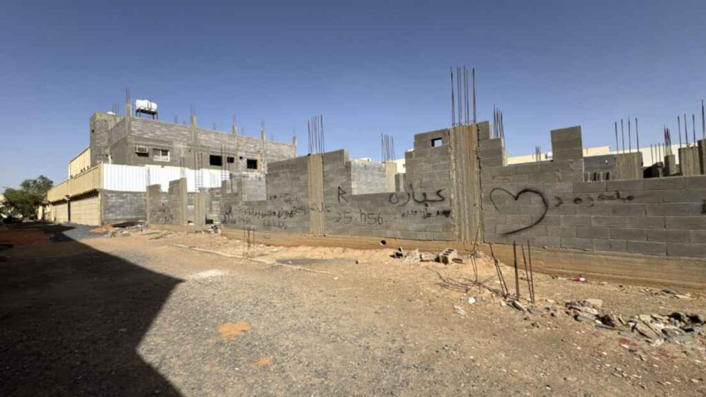 10-فيلا قيد الإنشاء بحي القادسية الثاني
