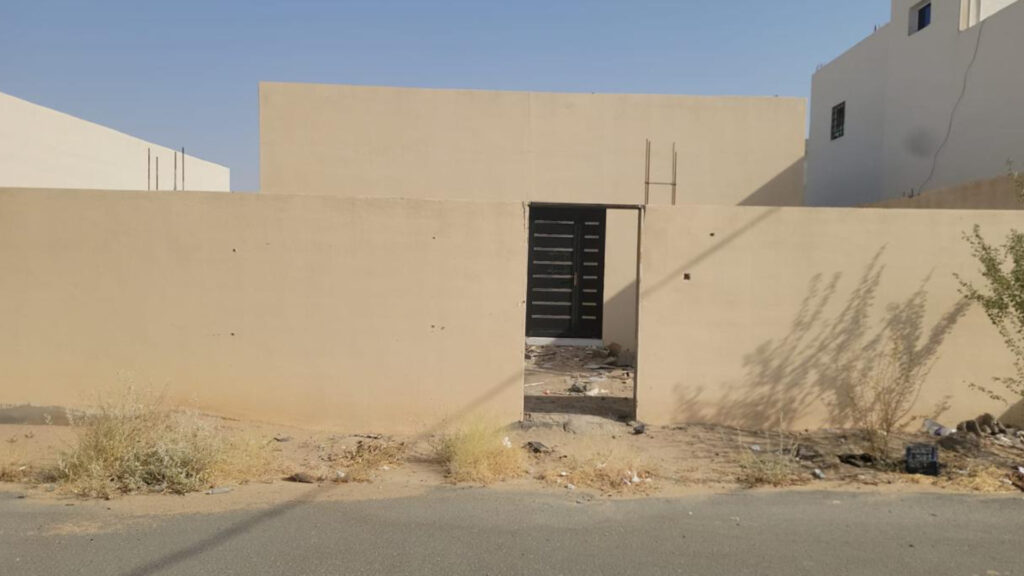8-فيلا سكنية دور واحد 300م2 بحي الجدر الشرقي