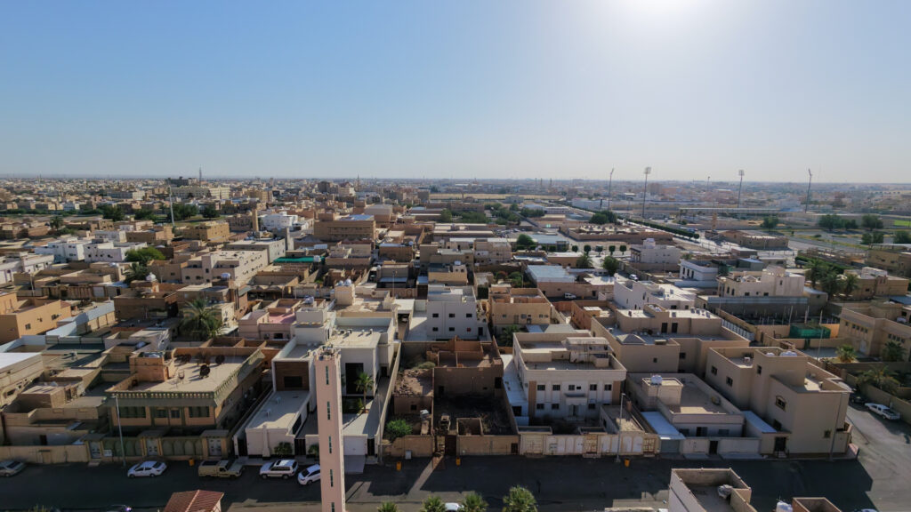 1-بيت شعبي 700م2 بحي الملك عبدالعزيز