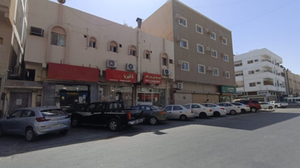 10- عمارة بحي الثقبة