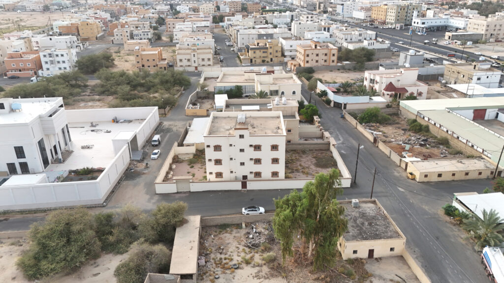 12-عمارة سكنية في وادي بن هشبل