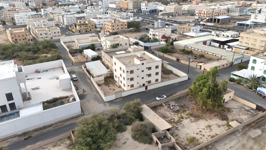 12-عمارة سكنية في وادي بن هشبل