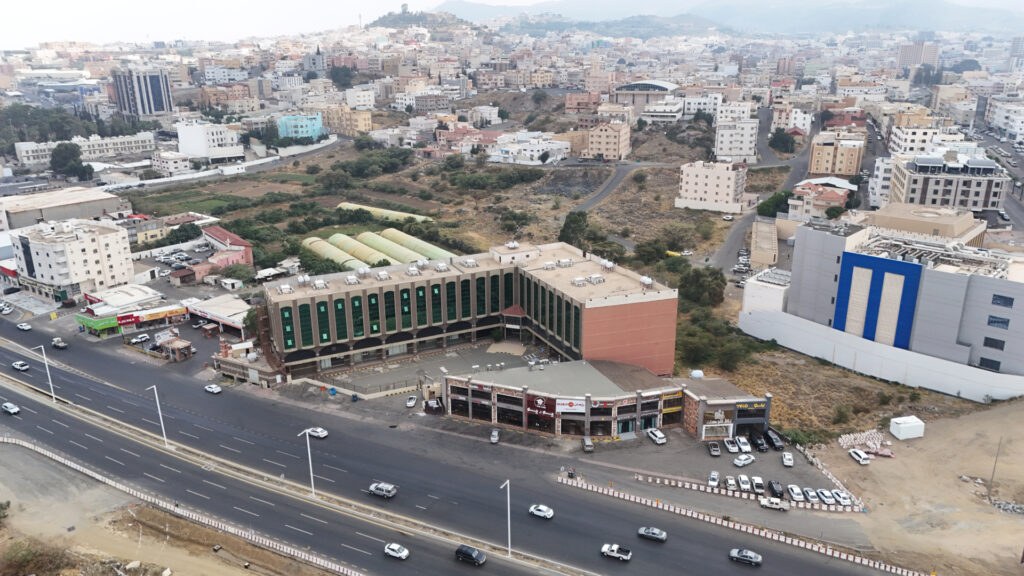 13-عمارة في أبها