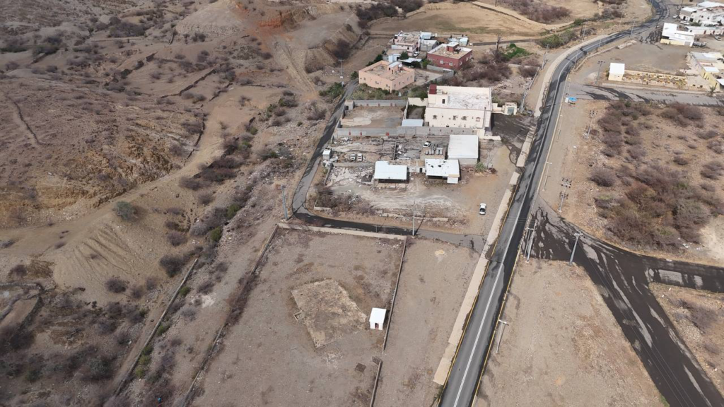2-أرض سكنية بها مباني شعبية – قلوة