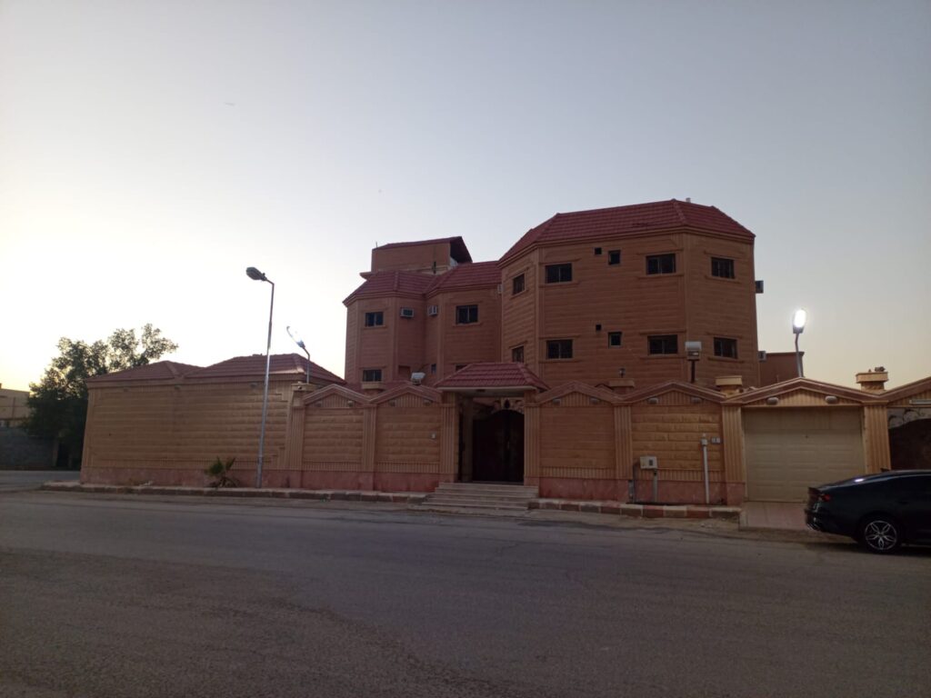 12 – فيلا سكنية بحي الربوة / حفر الباطن – بمساحة 900 م²