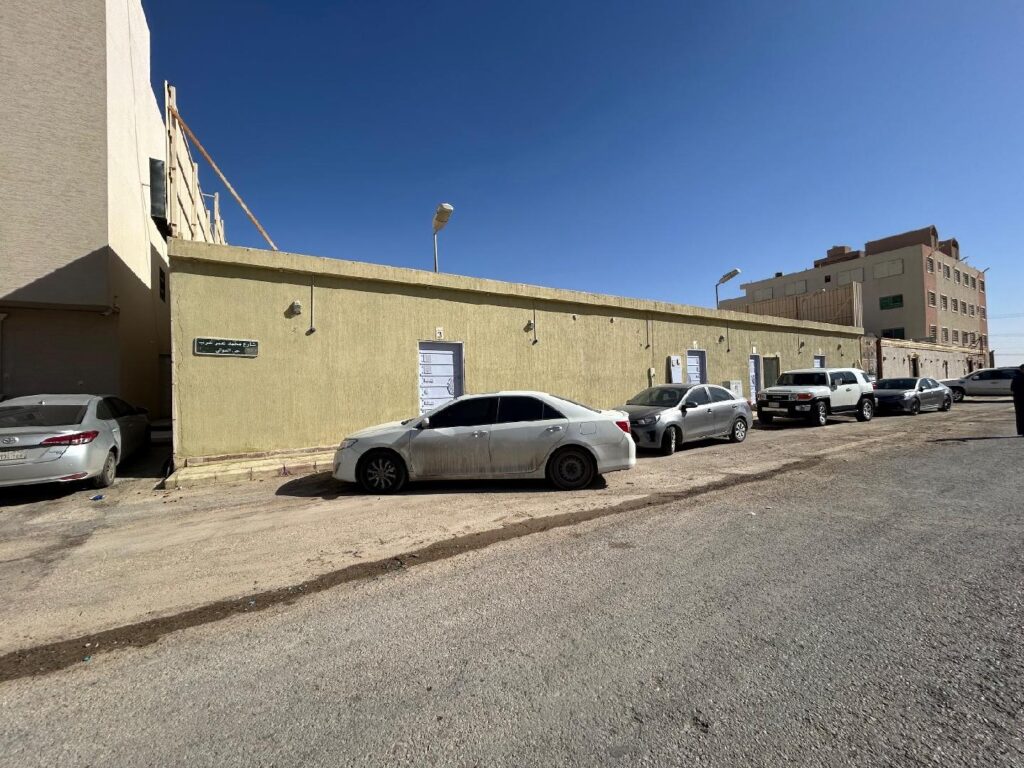 2- مبنى تجاري سكني بحي العوالي بمساحة 900 م² في مدينة الرياض