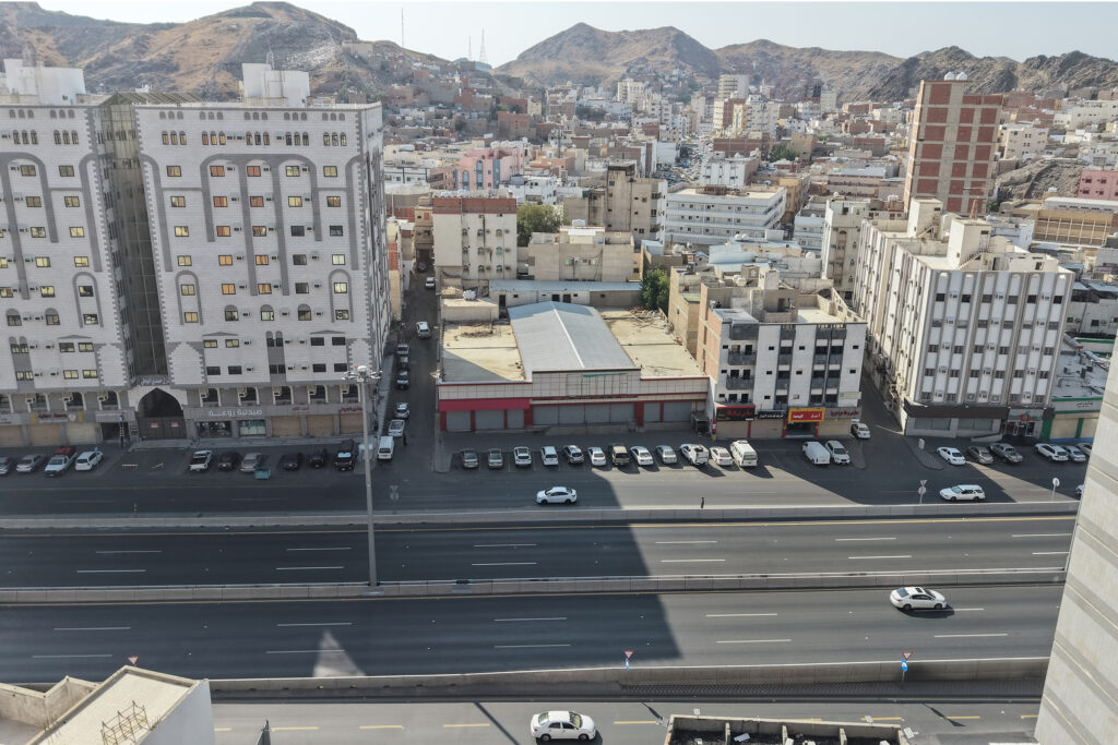 1-معرض تجاري بحي الخنساء بمساحة 2095.4 م² في مدينة مكة المكرمة – العاصمة المقدسة