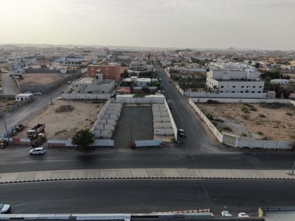 7-أرض سكنية تجارية