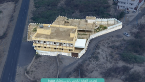 10- أرض سكنية بها مبنى قائم بمساحة 1465.95 م² في مدينة المجاردة