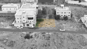 2- ارض سكنية بحي العسران وال بلحى بصك 395106003524