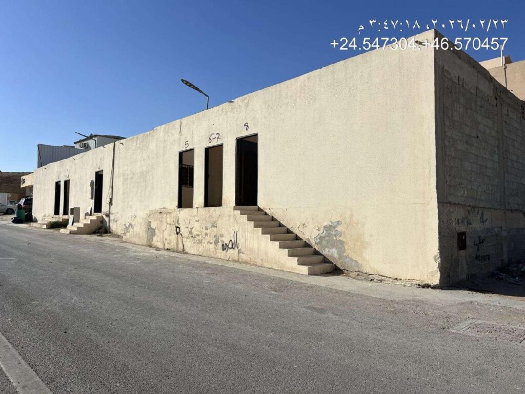 3-مبنى تجاري سكني بحي طويق بمساحة 900 م² في مدينة الرياض