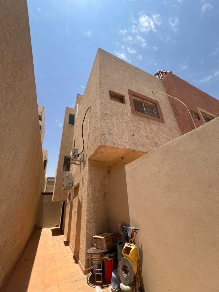 3-فيلا سكنية بواجهه جنوبية شارع عرض 20م – السويدي