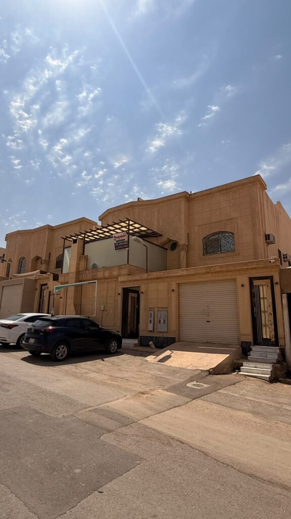 5-فيلا سكنية بحي ظهرة لبن تبعد نحو 3كم عن شارع نجد
