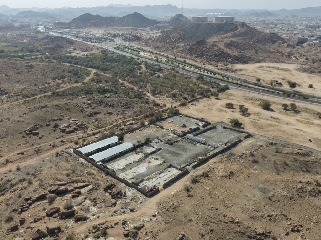 4-أرض سكنية