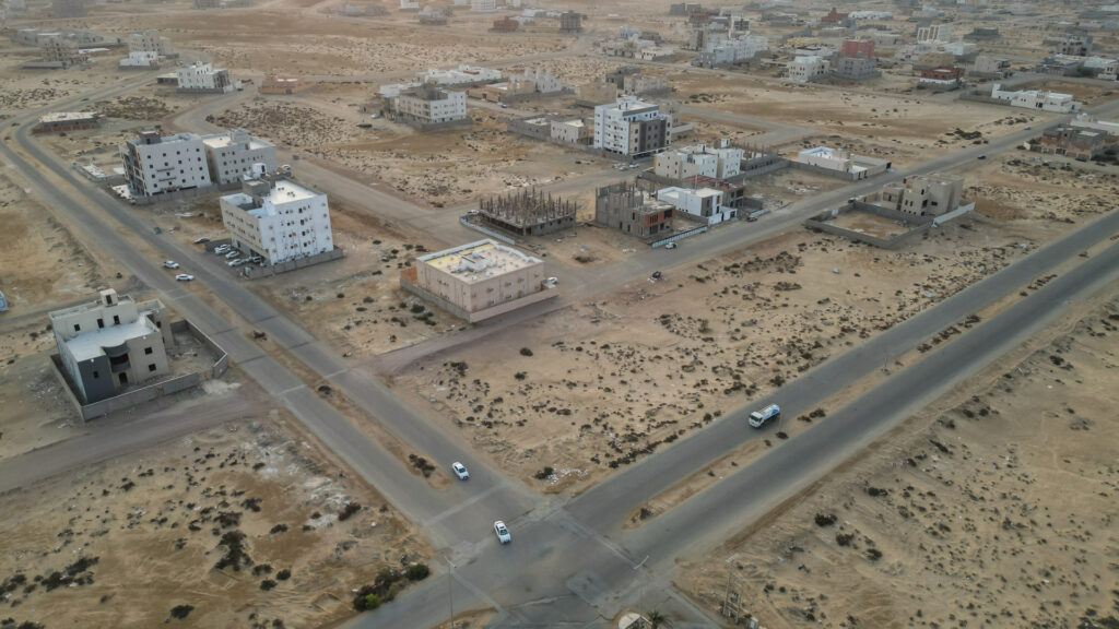 9-أرض سكنية 960م2 بحي الشاطئ 1
