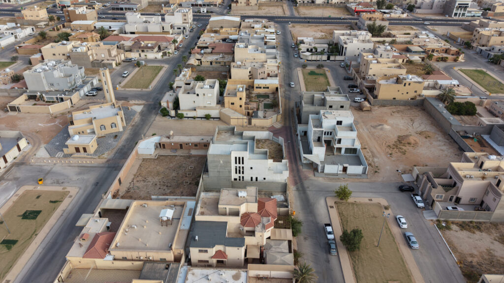 18- ڤيلا سكنية بحي المروج بمساحة 975 م² في مدينة عنيزة