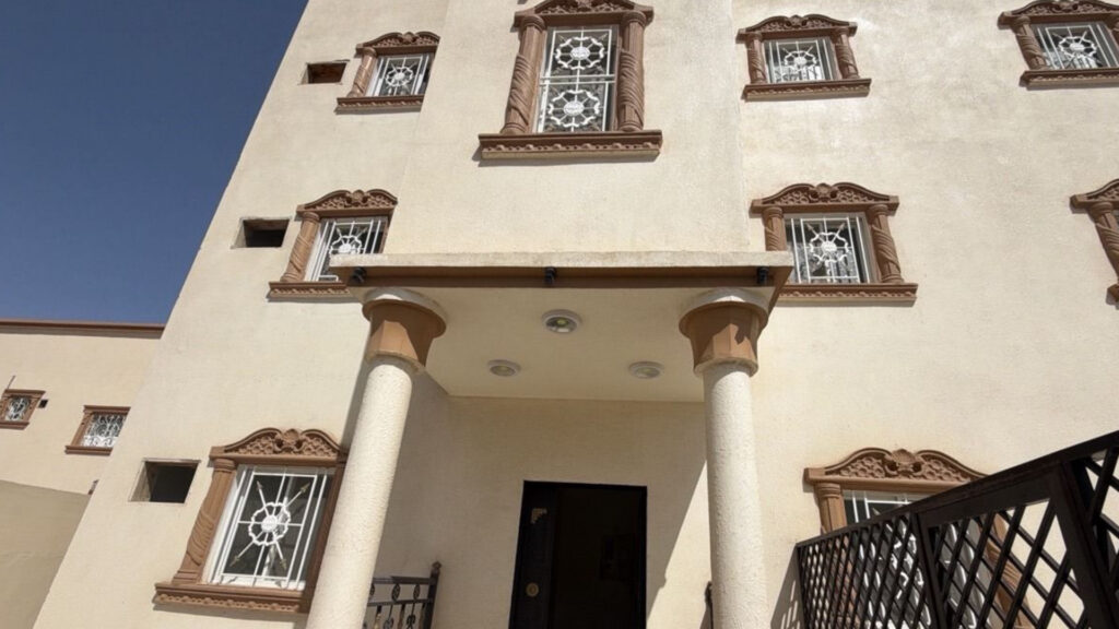 4- عمارة سكنية في مدينة نجران حي الفهد بمساحة 505 م²
