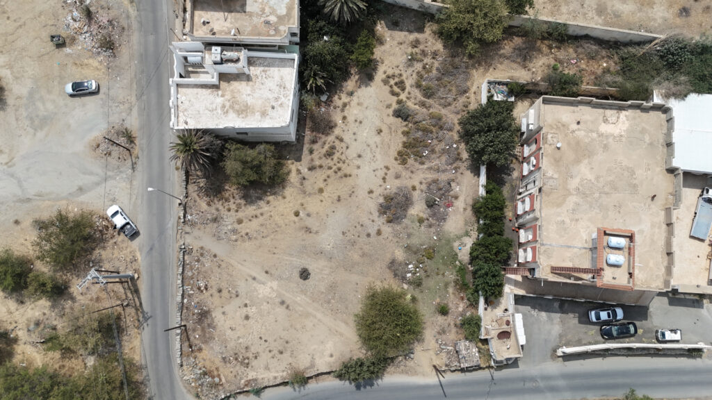 1-أرض زراعية 448م2 بحي الحصن