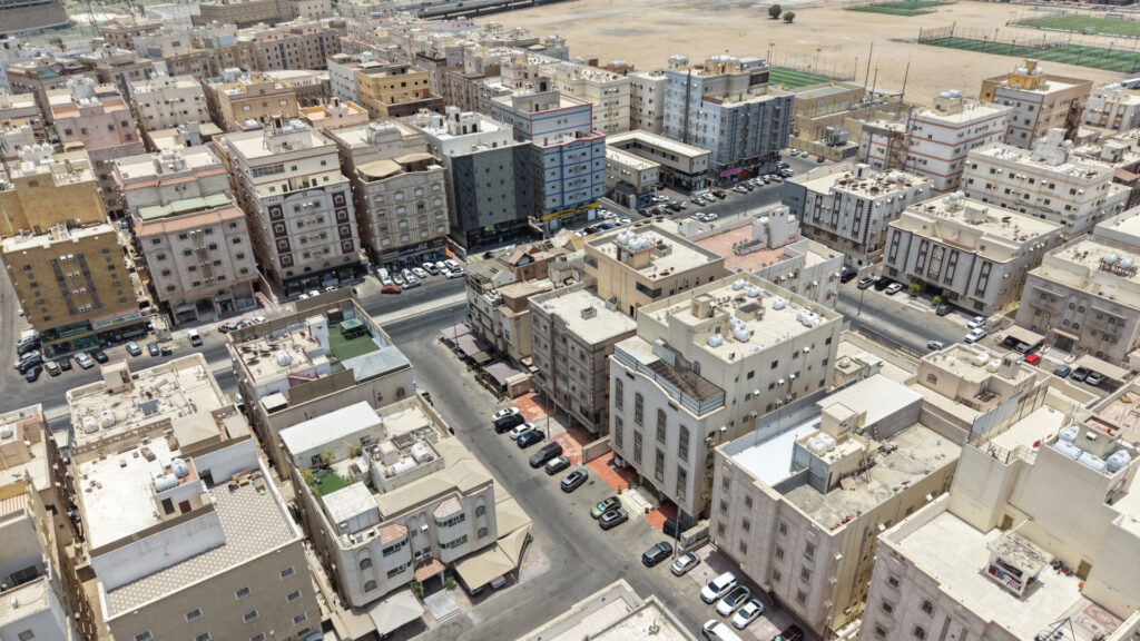 2-عمارة سكنية في حي مدائن الفهد بمساحة 682م قطعة رقم 193