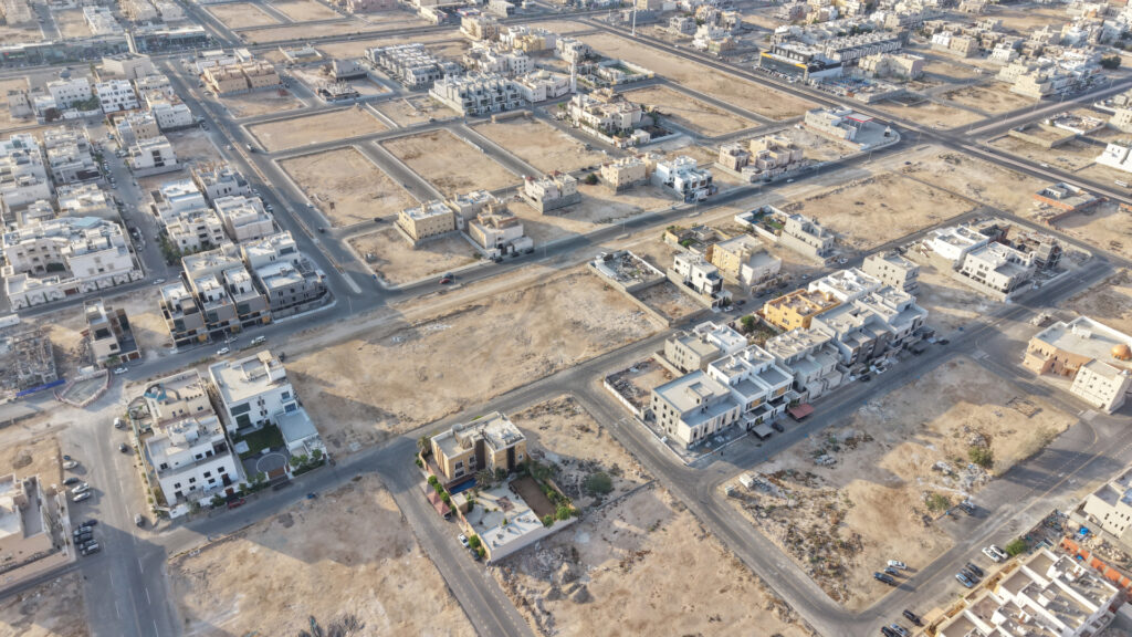 9-أرض سكنية في حي الامواج بمساحة اجمالية 1440م قطعة رقم 868 – 867