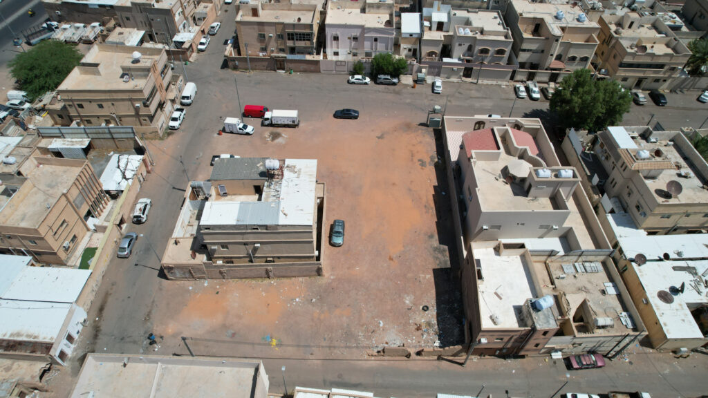 5-أرض سكنية بحي البادية